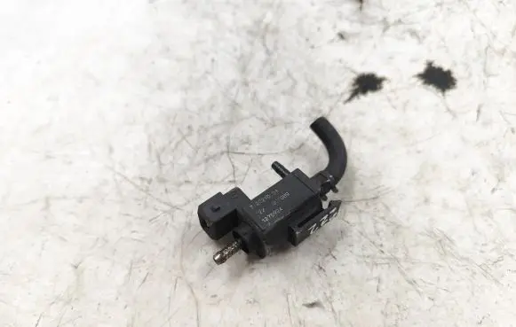 Volvo S80 Turbo solenoid valve 1275924 00T089 72224001
