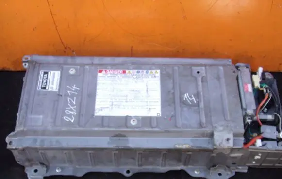 Toyota Prius (XW20) Hybrid / electric car battery G928047110 1NZFXE