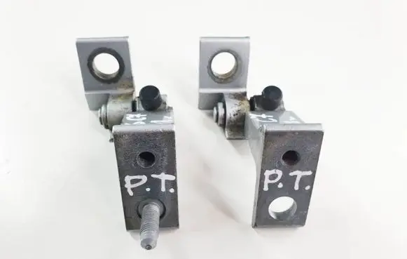 Rear door hinge set