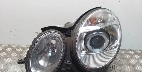 Mercedes-Benz E W211 Headlight/headlamp A2118201961