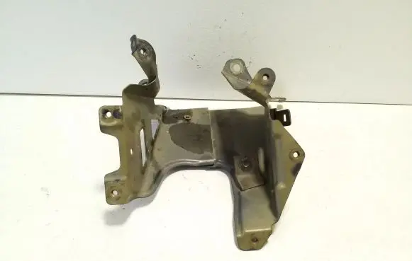 Other engine bay part
