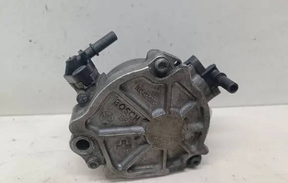 Peugeot 508 Vacuum pump 9804021880