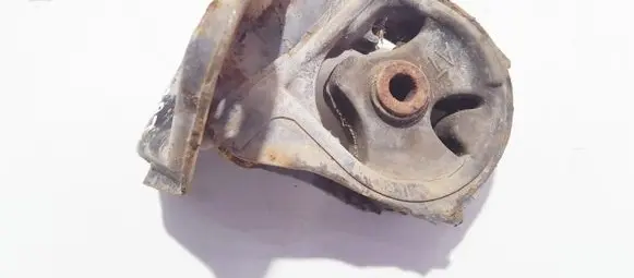 Honda Civic Engine mount bracket