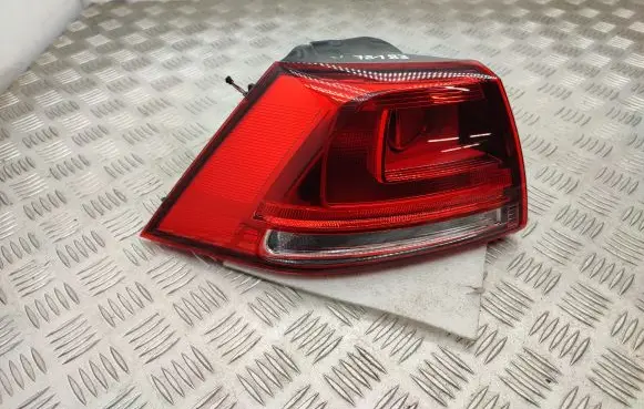 Volkswagen Golf VII Rear/tail lights 5G0945095M