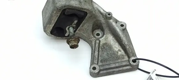 Jeep Grand Cherokee (WK) Engine mounting bracket 52090308AE 3057