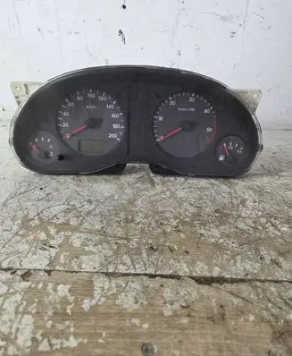 Seat Alhambra (Mk1) Speedometer (instrument cluster) VEGG1037784 96VW10849GE
