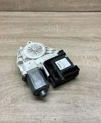 Audi A3 S3 8P Front door window regulator motor 8P0959801A