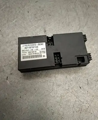 Mercedes-Benz E W211 Seat control module A2118702126 00005582B0