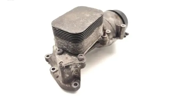 Oil filter mounting bracket