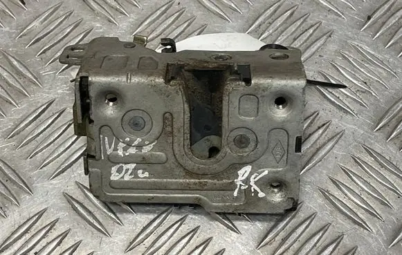 Iveco Daily 30.8 - 9 Front door lock