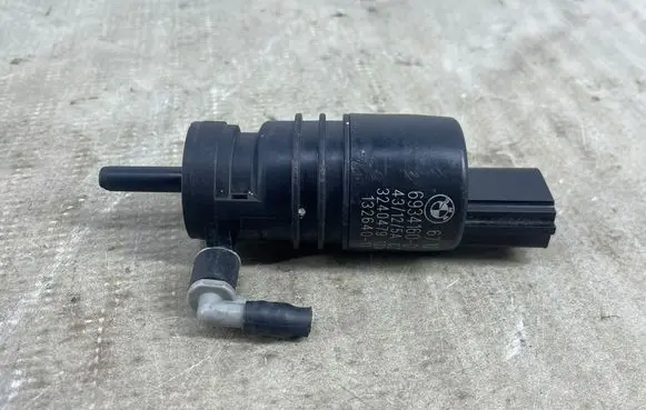 BMW 5 F10 F11 Windscreen/windshield washer pump 6934160