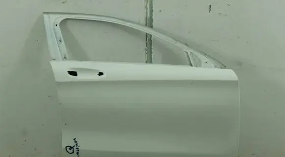 Mercedes-Benz GLA W156 Front door
