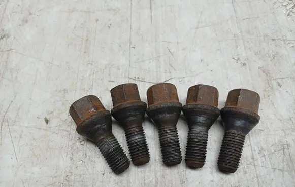 Opel Zafira B Nuts/bolts