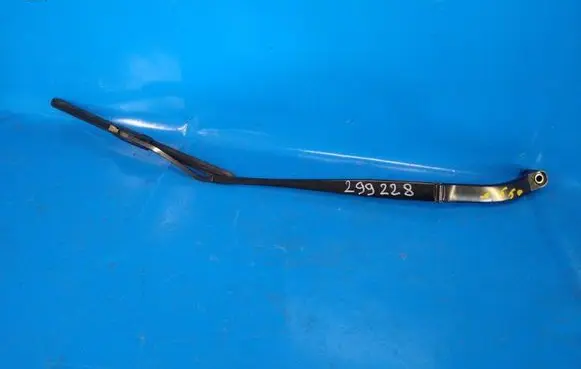 Nissan Sentra B17 Front wiper blade arm 288863SG0A