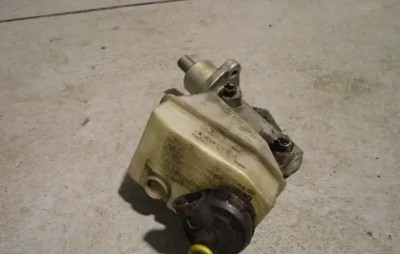 Renault Clio II Master brake cylinder