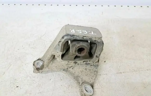 Honda FR-V Engine mount bracket