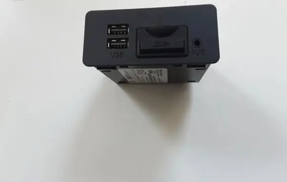 Mazda 6 AUX in-socket connector BHP1669U0