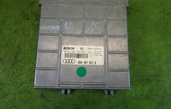 Audi A4 S4 B5 8D Engine control unit/module 8D0907557B