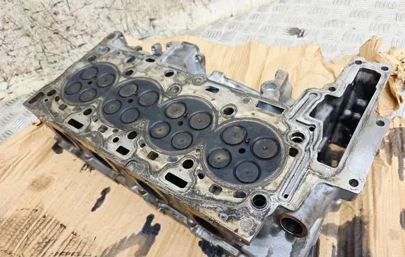 BMW 3 F30 F35 F31 Engine head 7810465 7810463