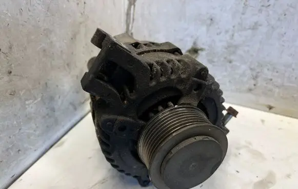 Honda CR-V Generator/alternator 1042103911