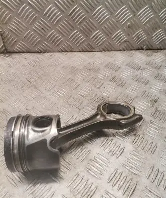 Volkswagen PASSAT B6 Piston bmn