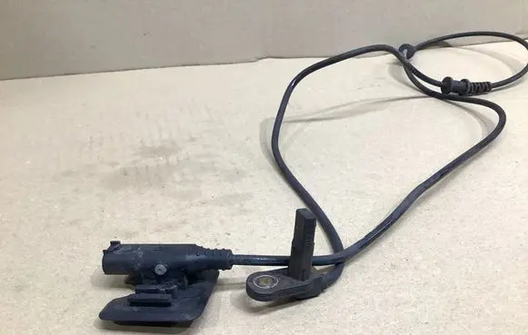 Mercedes-Benz Vito Viano W447 ABS brake wheel speed sensor A4479053402 10071155733