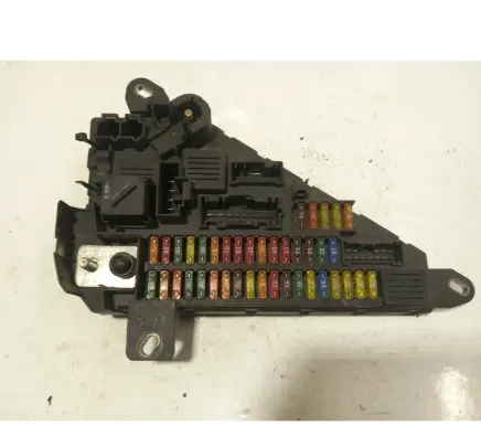 BMW 5 E60 E61 Fuse module 6906619