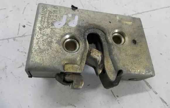 Volkswagen Golf II Front door lock 191837016C