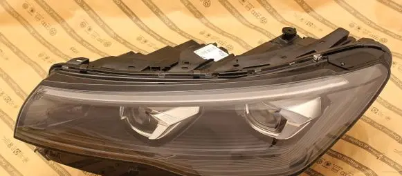 Volkswagen Tiguan Headlight/headlamp 571941059H