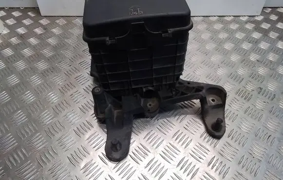 Volkswagen PASSAT CC Battery box tray 1K0915333