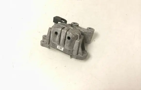 Engine mount bracket