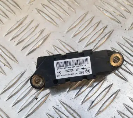 Mercedes-Benz C W203 Airbag deployment crash/impact sensor 0018209126