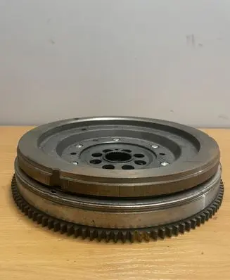 Ford Kuga II Dual mass flywheel DS7R6477CA
