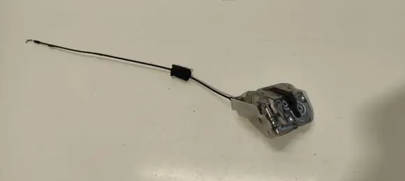 Mazda 5 Sliding door lock 