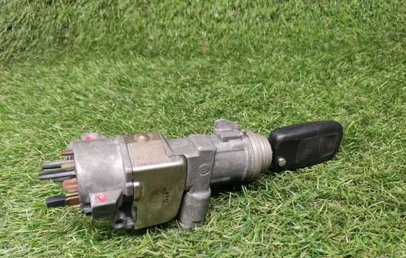 Volkswagen Sharan Ignition lock 4B0905851P