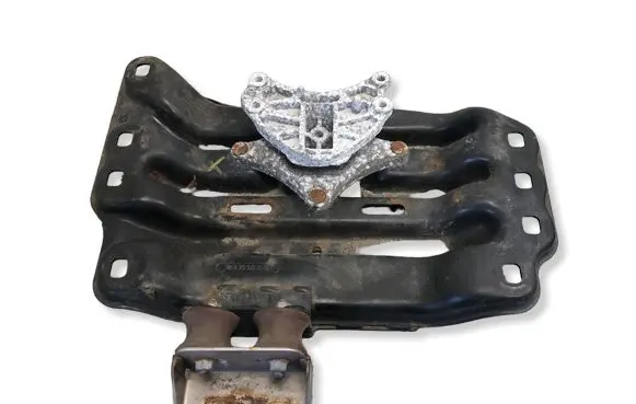 Mercedes-Benz E W212 Gearbox mount A2122404002BILI A2122404002