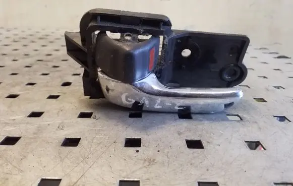 Toyota Avensis T220 Rear door interior handle