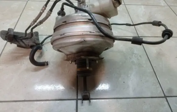 BMW 7 F01 F02 F03 F04 Brake booster