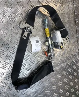 Subaru Legacy Front seatbelt 7S2610