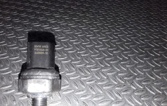 BMW 3 F30 F35 F31 Air conditioning (A/C) pressure sensor 918146401