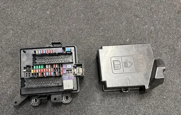 Fuse box set