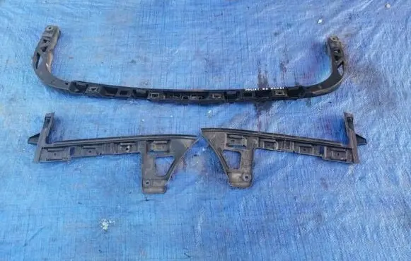 Volkswagen PASSAT B6 Rear bumper mounting bracket 3C9807394