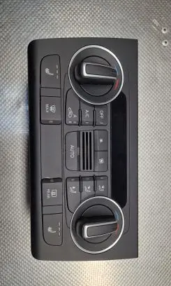 Audi Q3 8U Climate control unit 8U0820043G