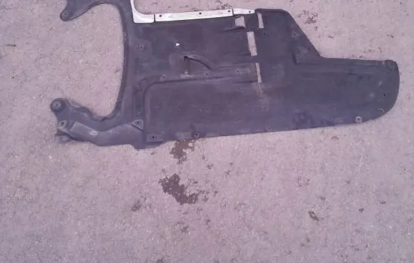 BMW X5 E70 Center/middle under tray cover 748505