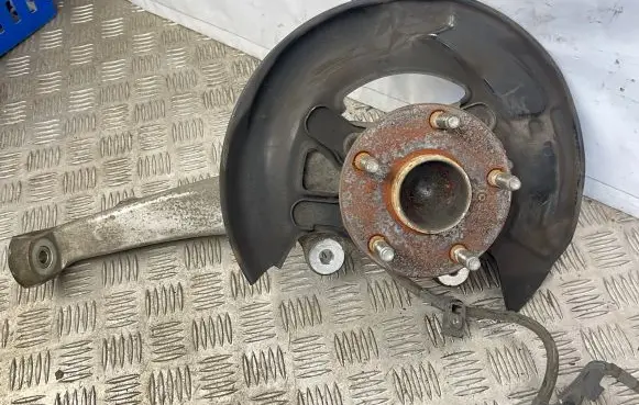 Lexus IS III XE30 Front wheel hub GC2R W0054150609