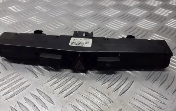 Opel Astra H Hazard light switch 13100105