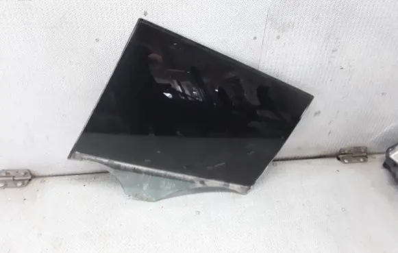 Renault Megane II Rear door window glass