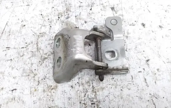 Peugeot 308 SW Front door lower hinge 
