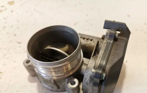 Audi Q7 4M Throttle valve 059145950AH