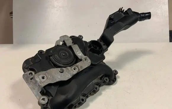 Audi Q7 4M Oil breather separator 06E103547AD